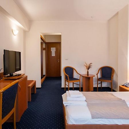 Hotel Excelsior Timişoara Buitenkant foto