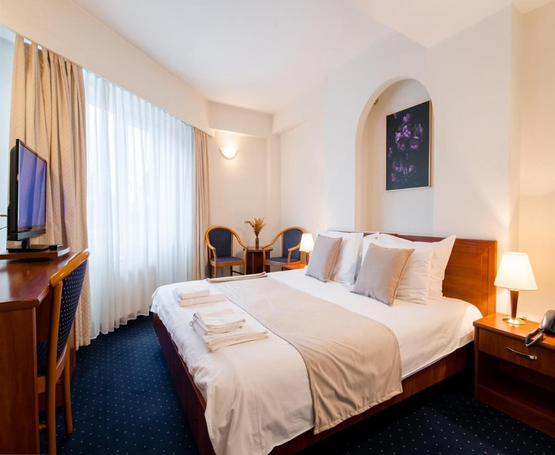 Hotel Excelsior Timişoara Buitenkant foto