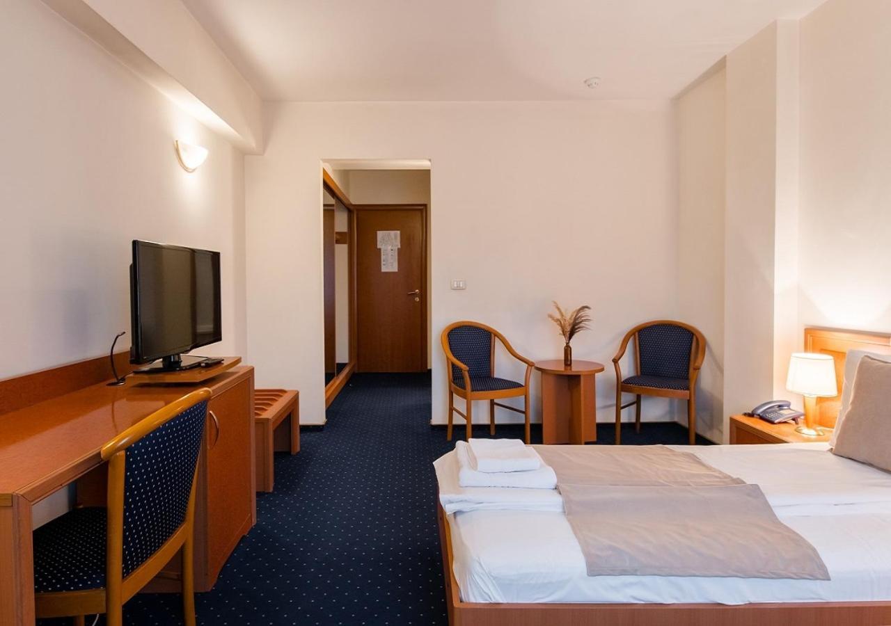 Hotel Excelsior Timişoara Buitenkant foto