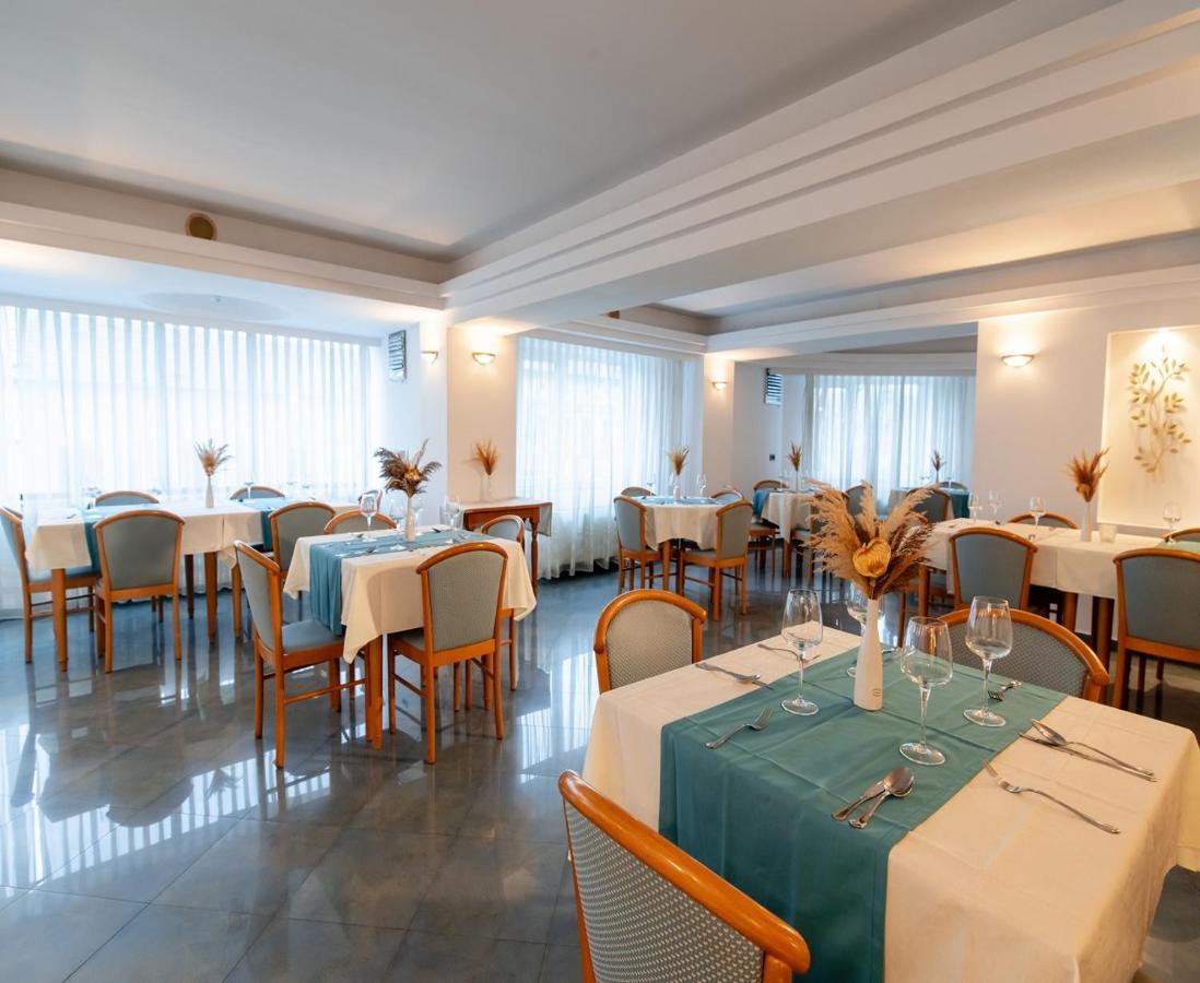 Hotel Excelsior Timişoara Buitenkant foto