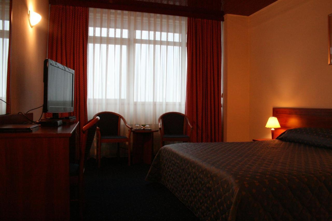 Hotel Excelsior Timişoara Buitenkant foto